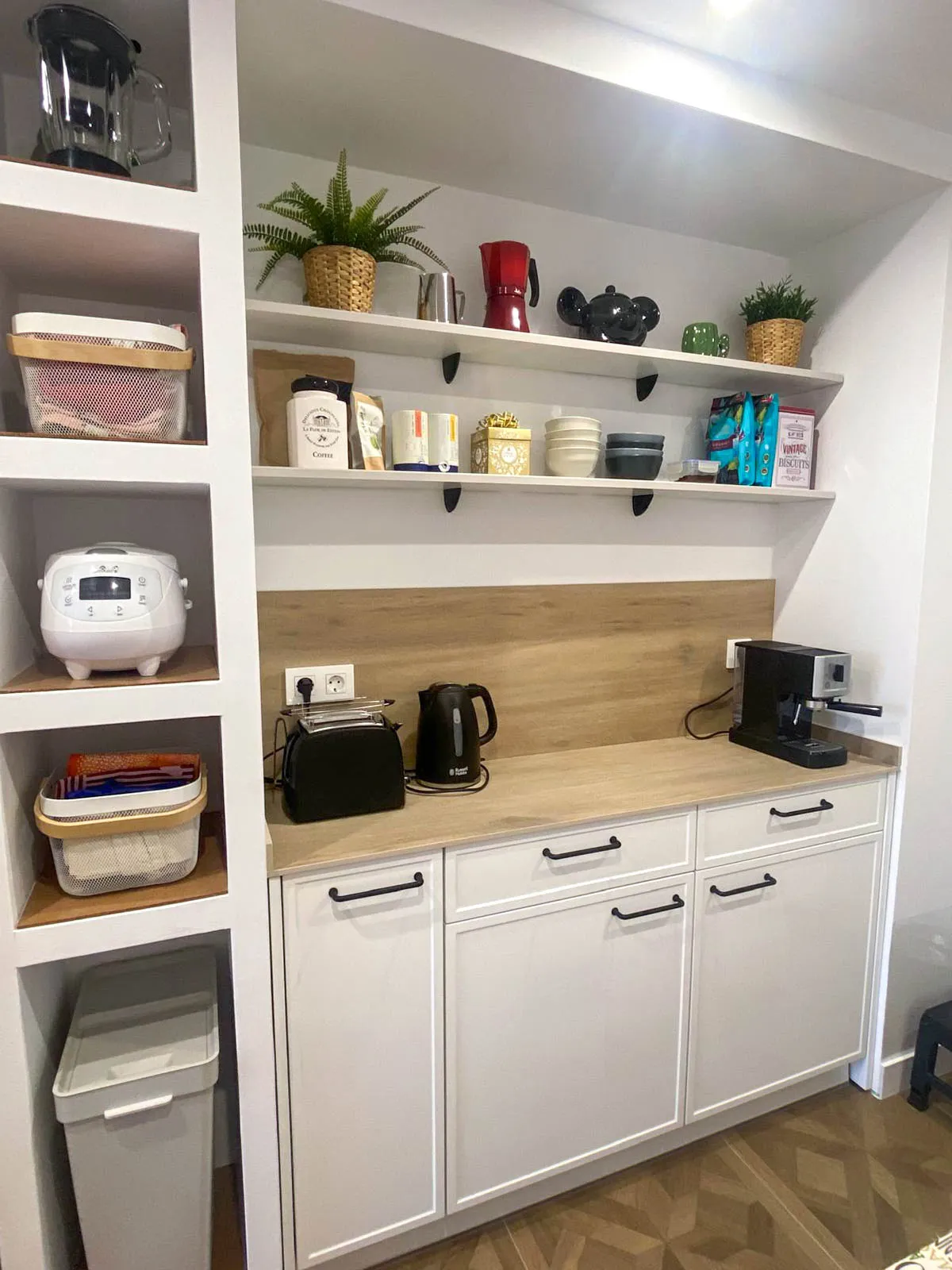 Encimera Ascale en reforma de cocina en Las Rozas Encimera Boreal Sand en cocina de Las Rozas