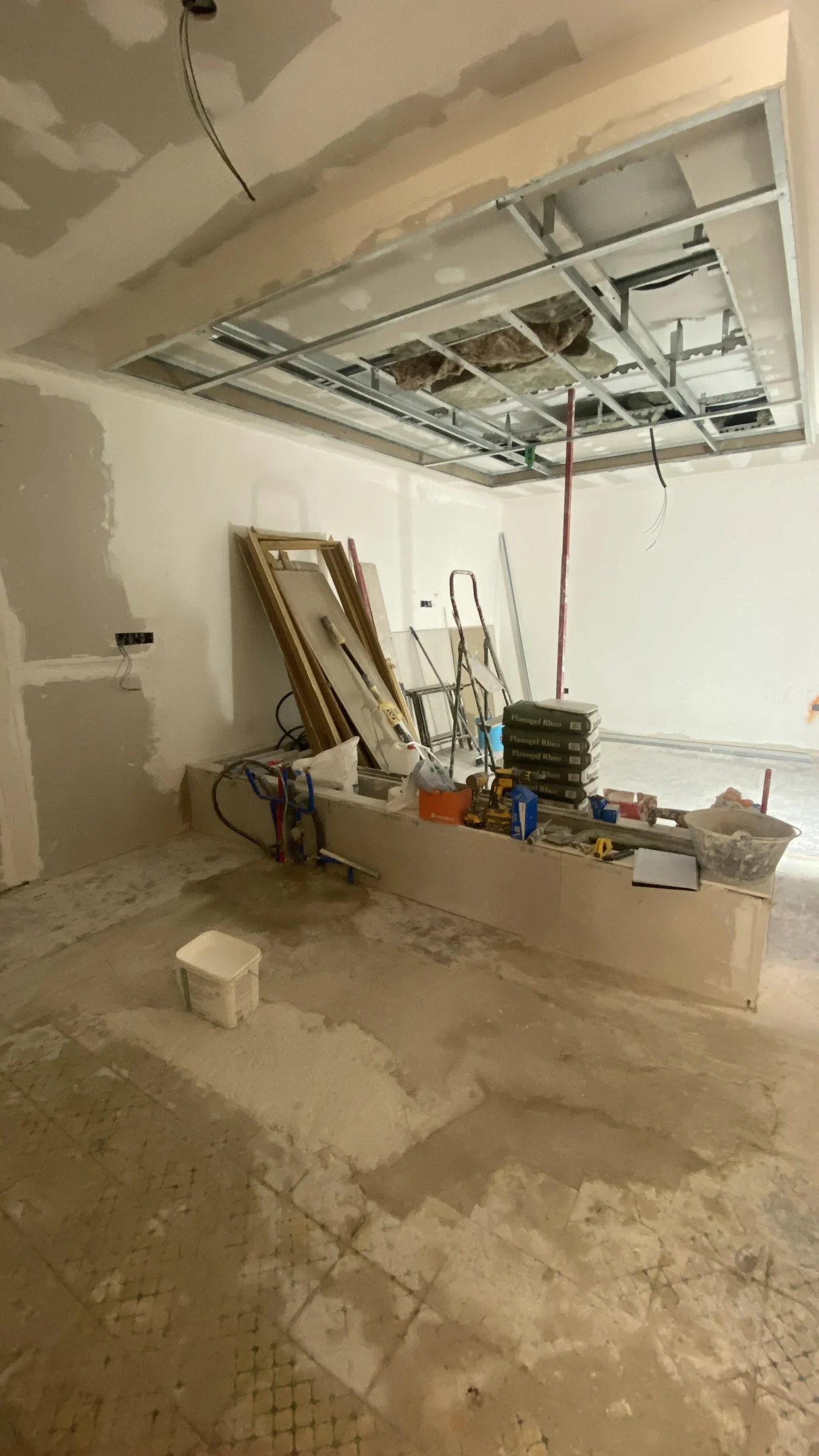 Proceso de apertura de la cocina para integrarla con el salón