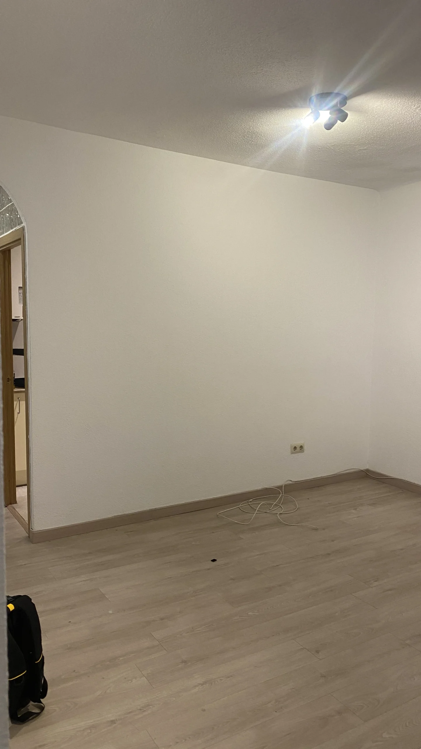 Cocina cerrada antes de reformar